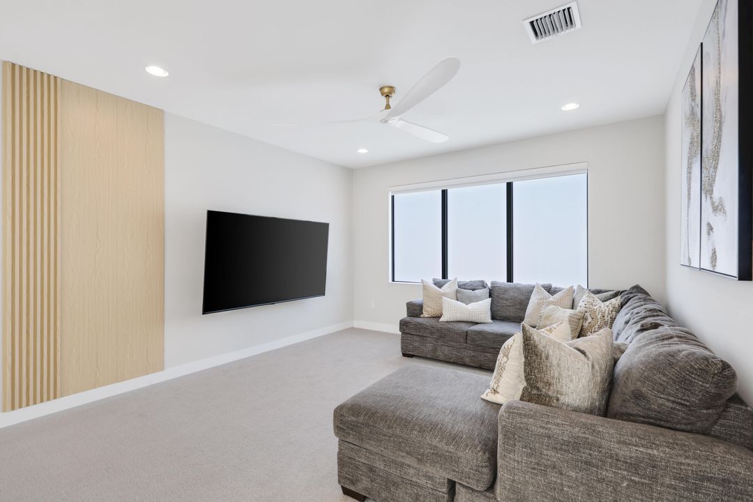 В аренду: $13,950 (5 спален, 7 ванн, 4605 Квадратных фут)