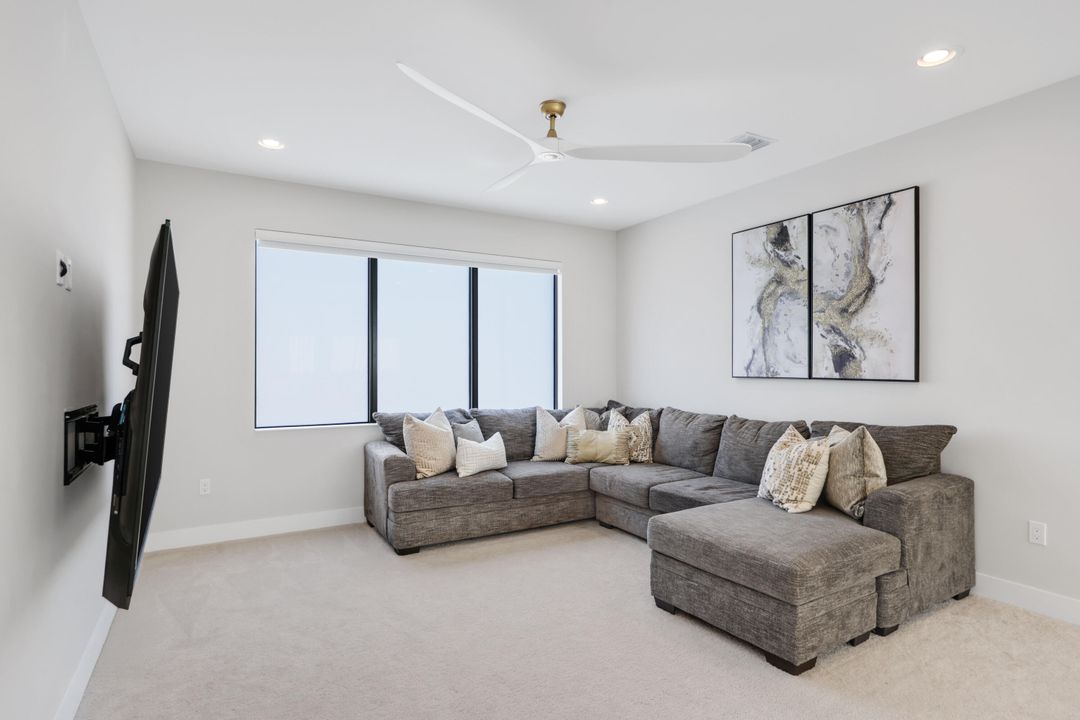 В аренду: $13,950 (5 спален, 7 ванн, 4605 Квадратных фут)