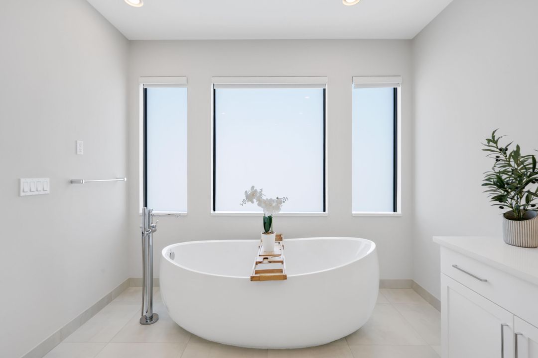 В аренду: $13,950 (5 спален, 7 ванн, 4605 Квадратных фут)