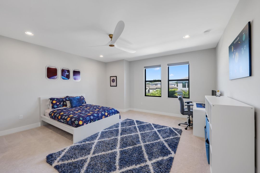 В аренду: $13,950 (5 спален, 7 ванн, 4605 Квадратных фут)