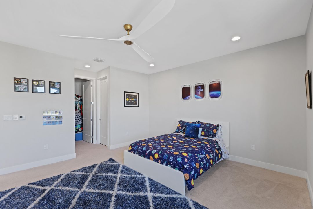 В аренду: $13,950 (5 спален, 7 ванн, 4605 Квадратных фут)