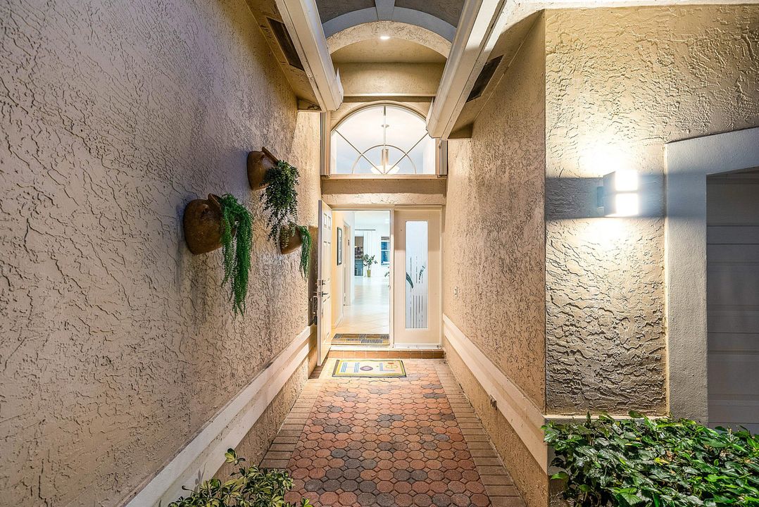 For Sale: $599,000 (3 beds, 2 baths, 2097 Square Feet)