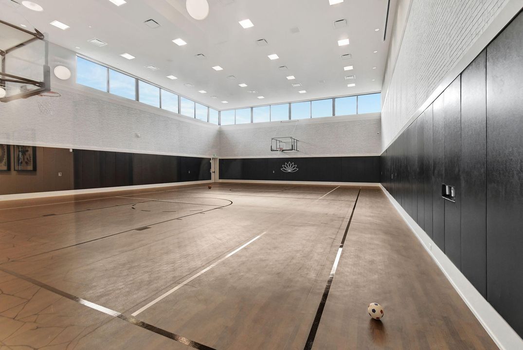 В аренду: $13,950 (5 спален, 7 ванн, 4605 Квадратных фут)