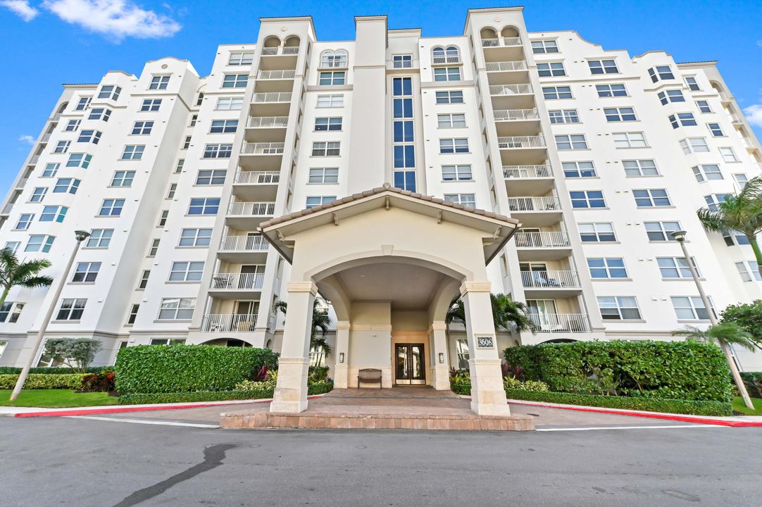 В аренду: $4,700 (2 спален, 2 ванн, 1400 Квадратных фут)