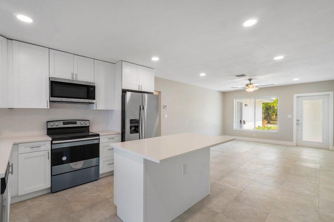 出租: $2,950 (2 贝兹, 1 浴室, 925 平方英尺)