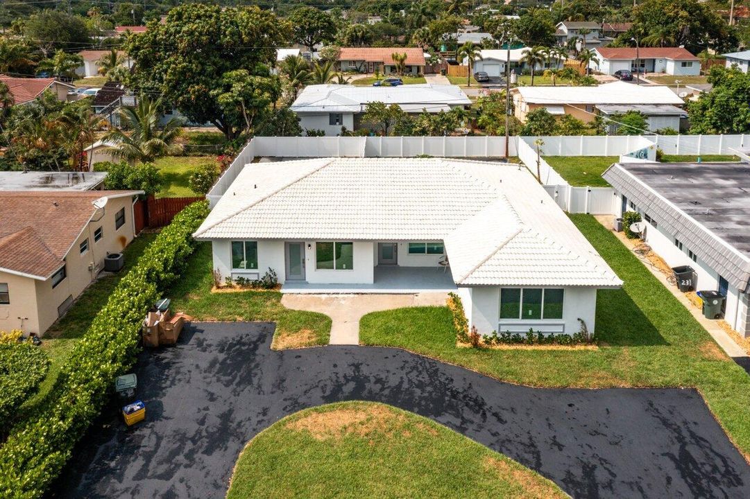 出租: $2,950 (2 贝兹, 1 浴室, 925 平方英尺)