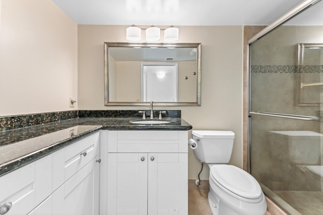 В аренду: $4,700 (2 спален, 2 ванн, 1400 Квадратных фут)