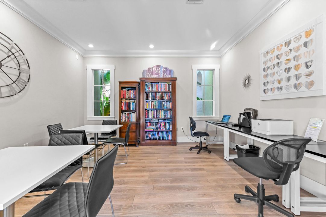 В аренду: $4,700 (2 спален, 2 ванн, 1400 Квадратных фут)