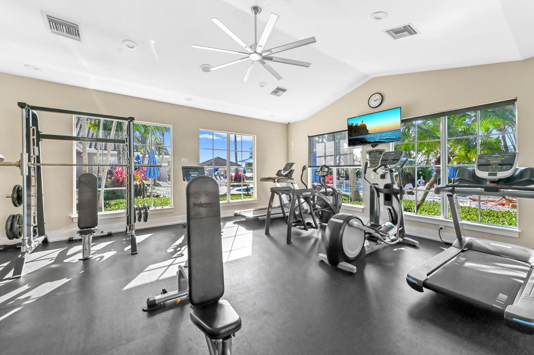 В аренду: $4,700 (2 спален, 2 ванн, 1400 Квадратных фут)