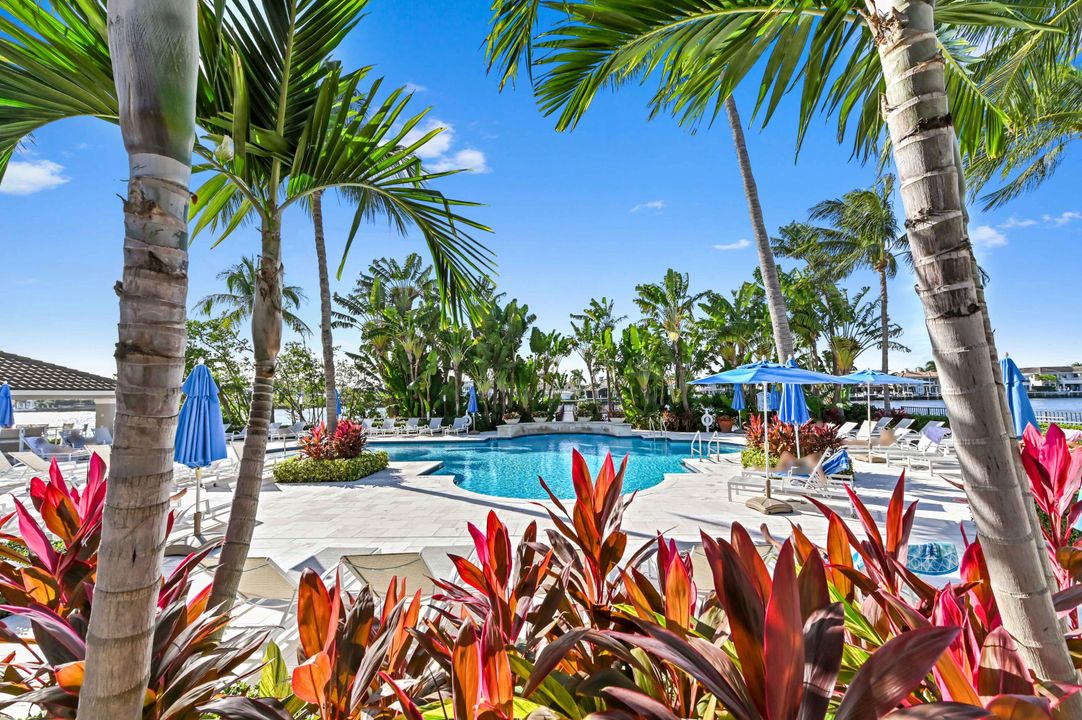 В аренду: $4,700 (2 спален, 2 ванн, 1400 Квадратных фут)