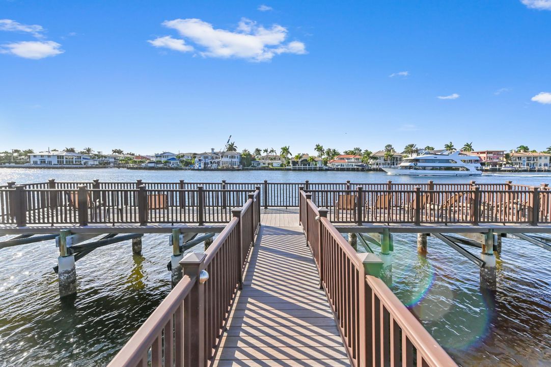 В аренду: $4,700 (2 спален, 2 ванн, 1400 Квадратных фут)