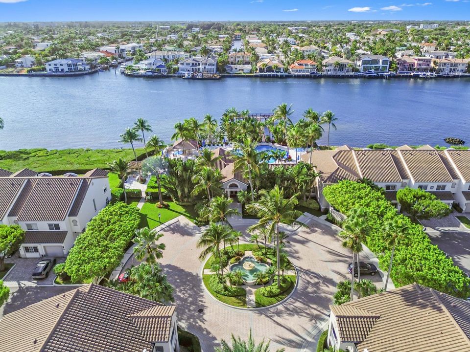 В аренду: $4,700 (2 спален, 2 ванн, 1400 Квадратных фут)