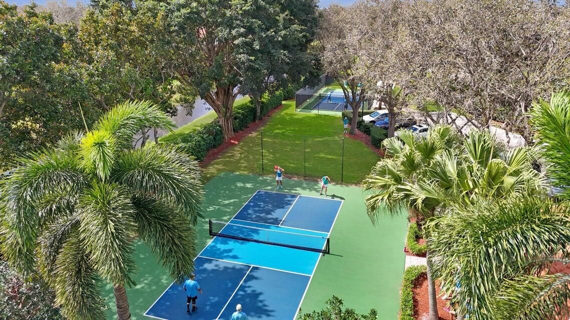 For Sale: $599,000 (3 beds, 2 baths, 2097 Square Feet)