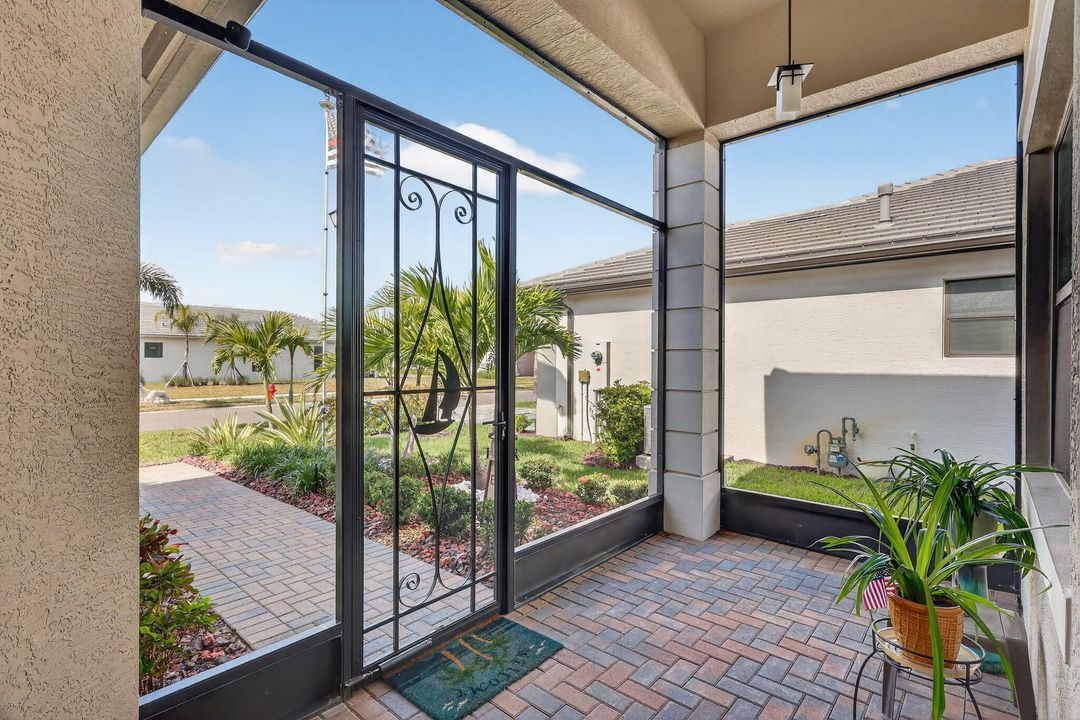 For Sale: $549,000 (3 beds, 2 baths, 2254 Square Feet)