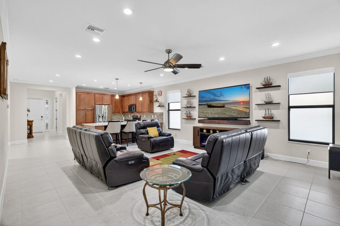 For Sale: $549,000 (3 beds, 2 baths, 2254 Square Feet)