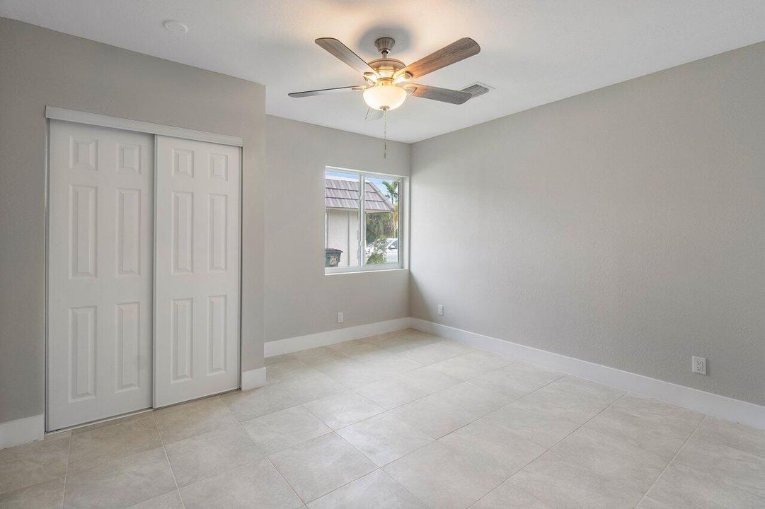 出租: $2,950 (2 贝兹, 1 浴室, 925 平方英尺)