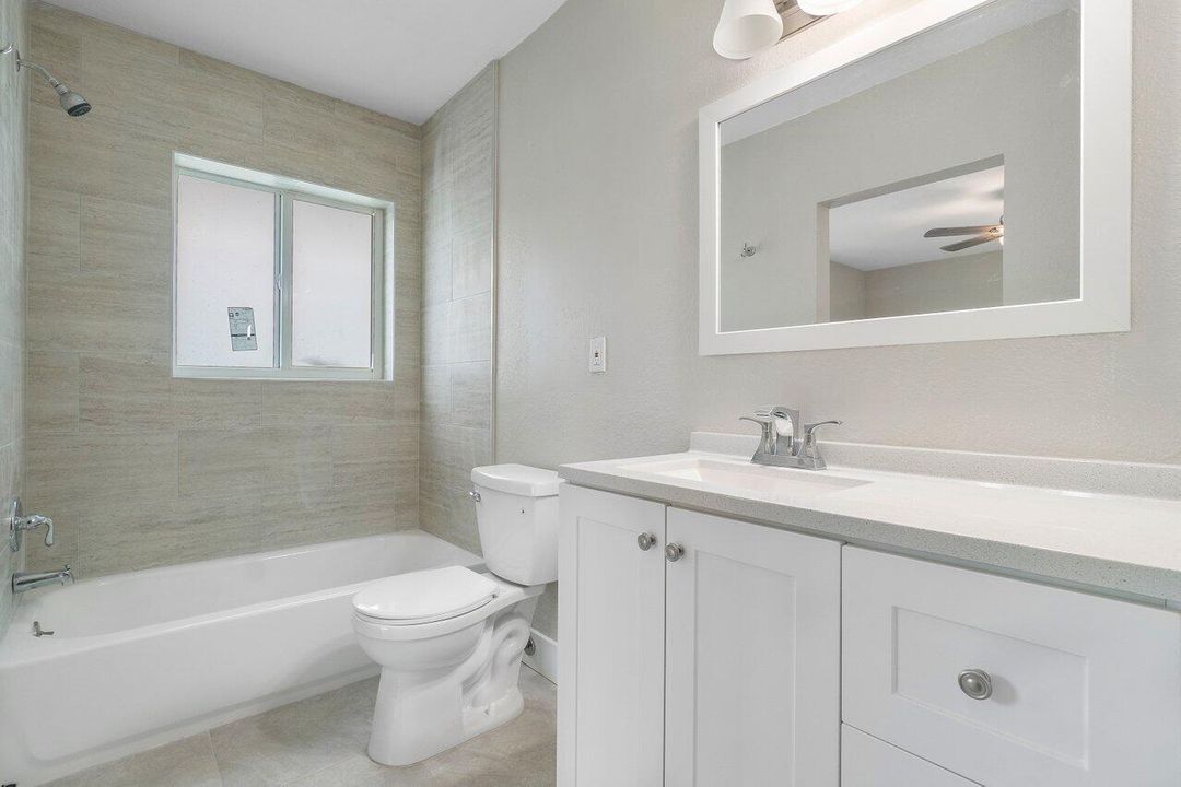 出租: $2,950 (2 贝兹, 1 浴室, 925 平方英尺)