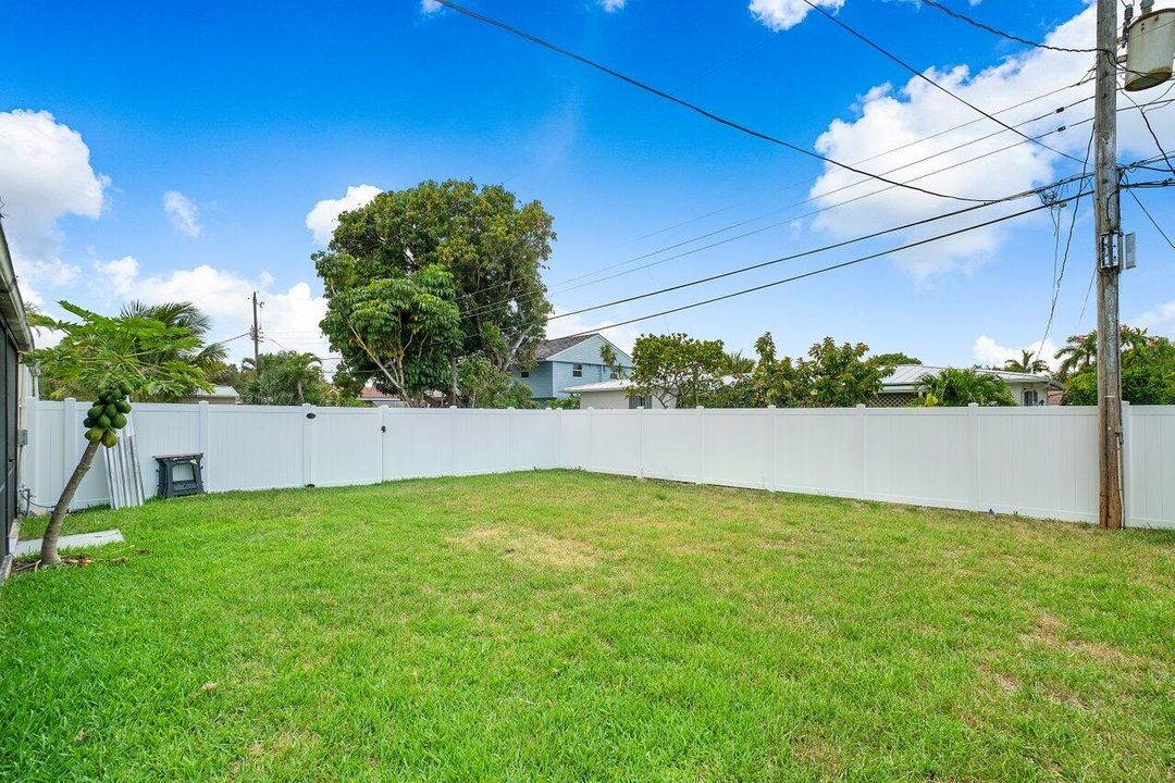 出租: $2,950 (2 贝兹, 1 浴室, 925 平方英尺)