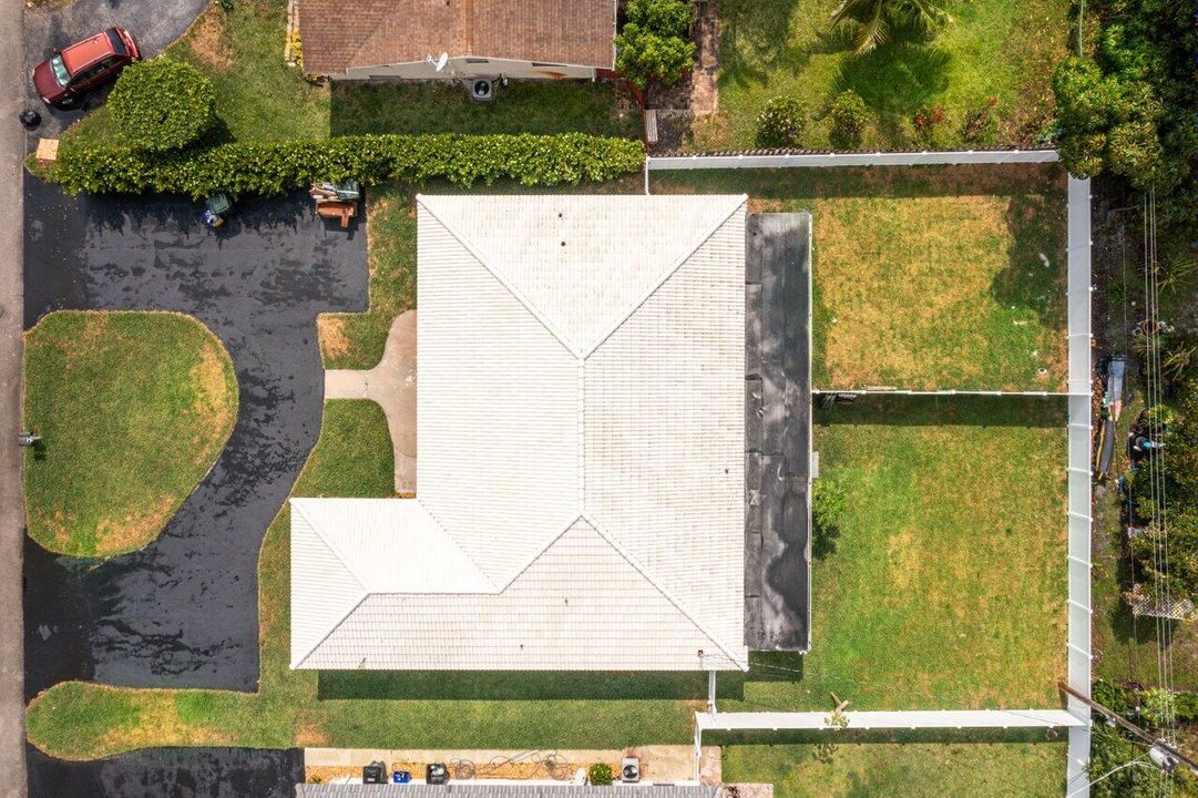 出租: $2,950 (2 贝兹, 1 浴室, 925 平方英尺)