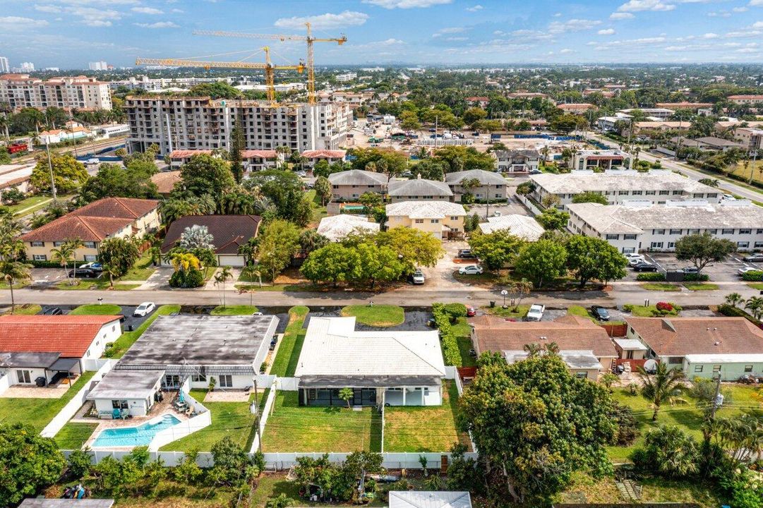 出租: $2,950 (2 贝兹, 1 浴室, 925 平方英尺)