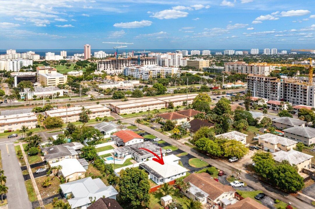 出租: $2,950 (2 贝兹, 1 浴室, 925 平方英尺)