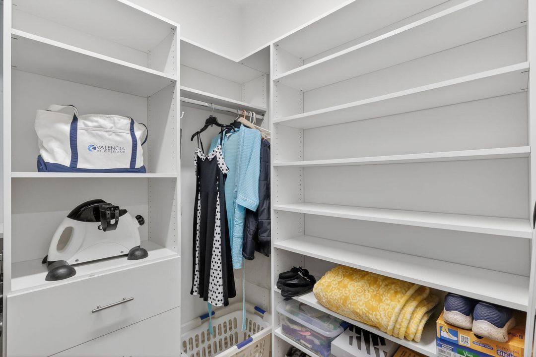 For Sale: $549,000 (3 beds, 2 baths, 2254 Square Feet)