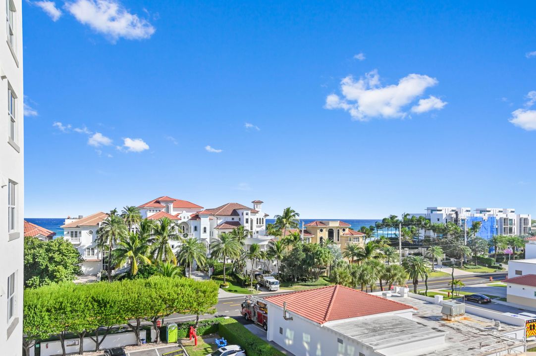 В аренду: $4,700 (2 спален, 2 ванн, 1400 Квадратных фут)