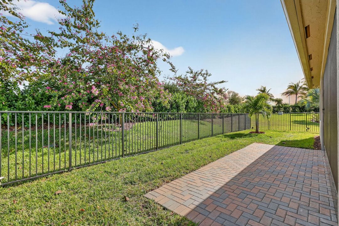 For Sale: $549,000 (3 beds, 2 baths, 2254 Square Feet)