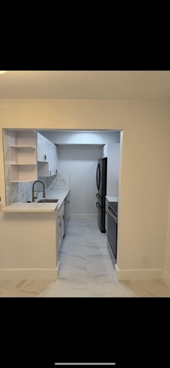 For Rent: $2,500 (2 beds, 1 baths, 986 Square Feet)