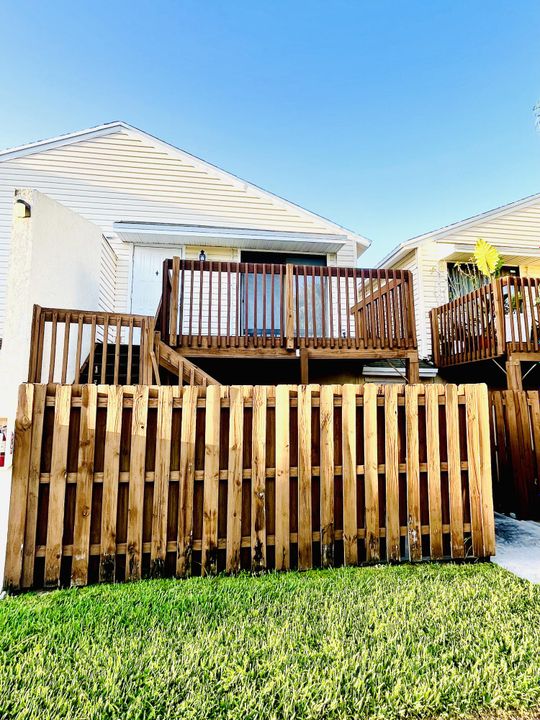 For Rent: $1,650 (1 beds, 1 baths, 627 Square Feet)