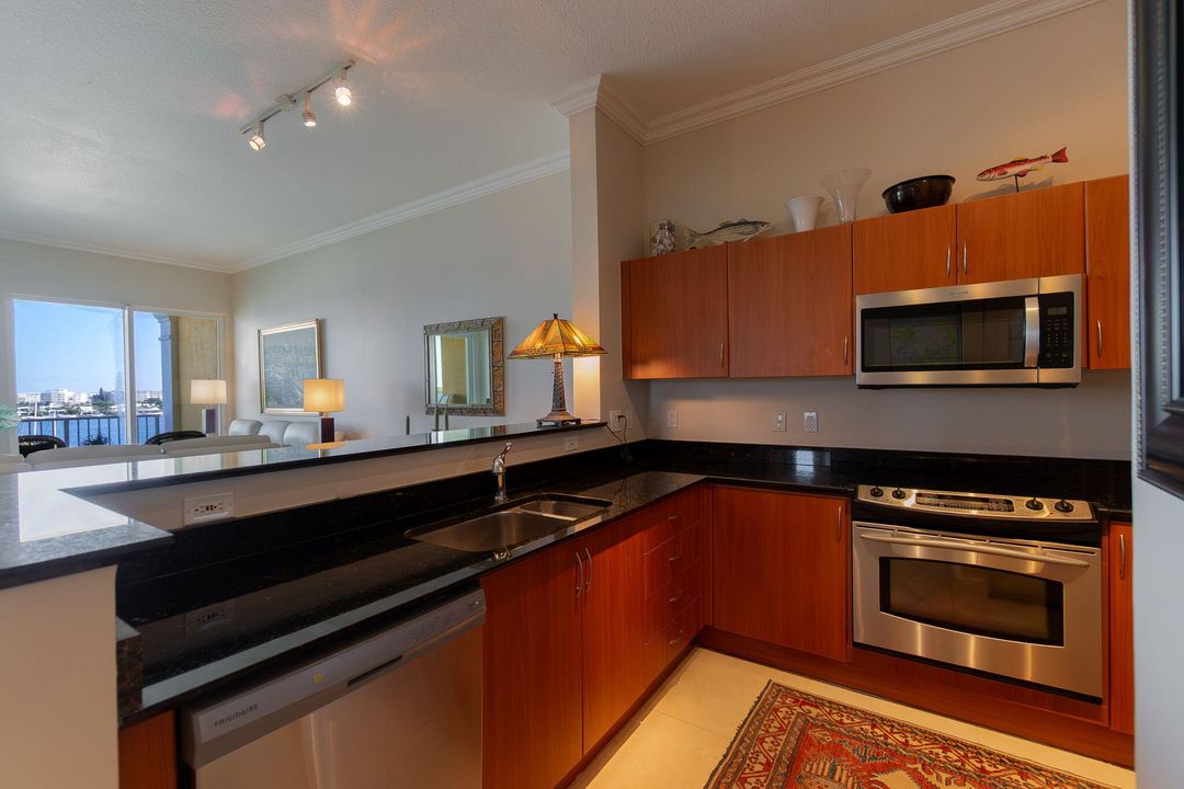 На продажу: $649,000 (3 спален, 2 ванн, 1588 Квадратных фут)