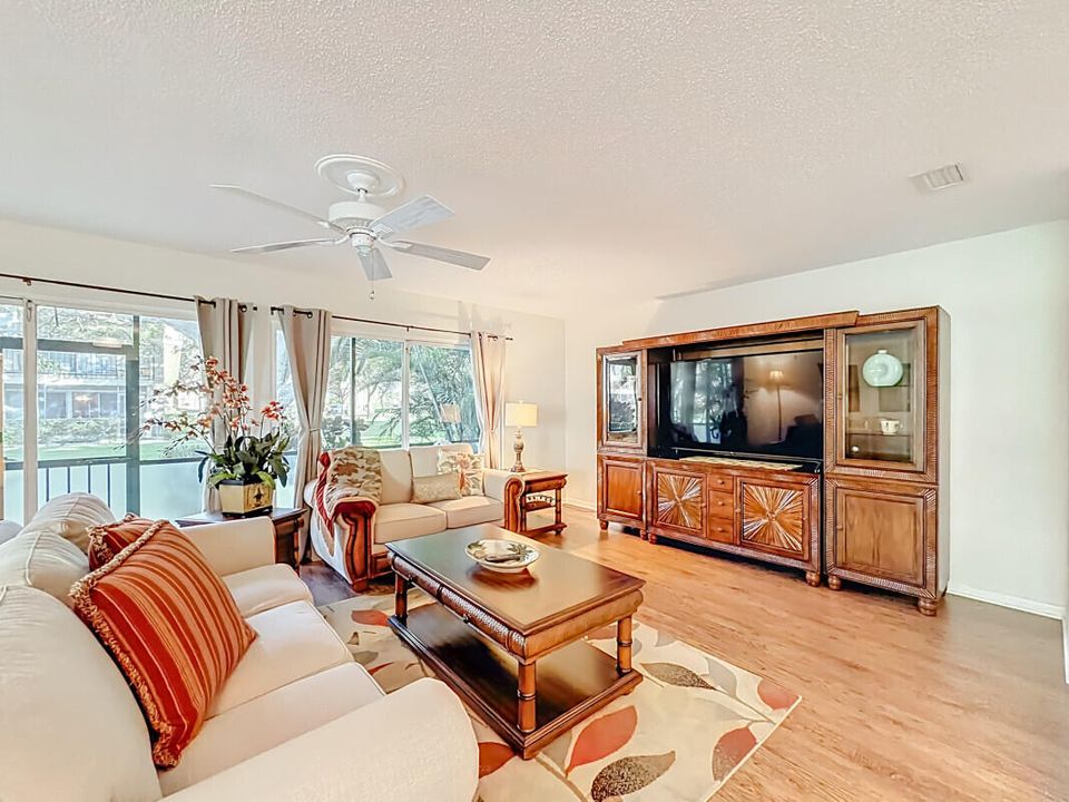 待售: $269,900 (3 贝兹, 2 浴室, 1625 平方英尺)