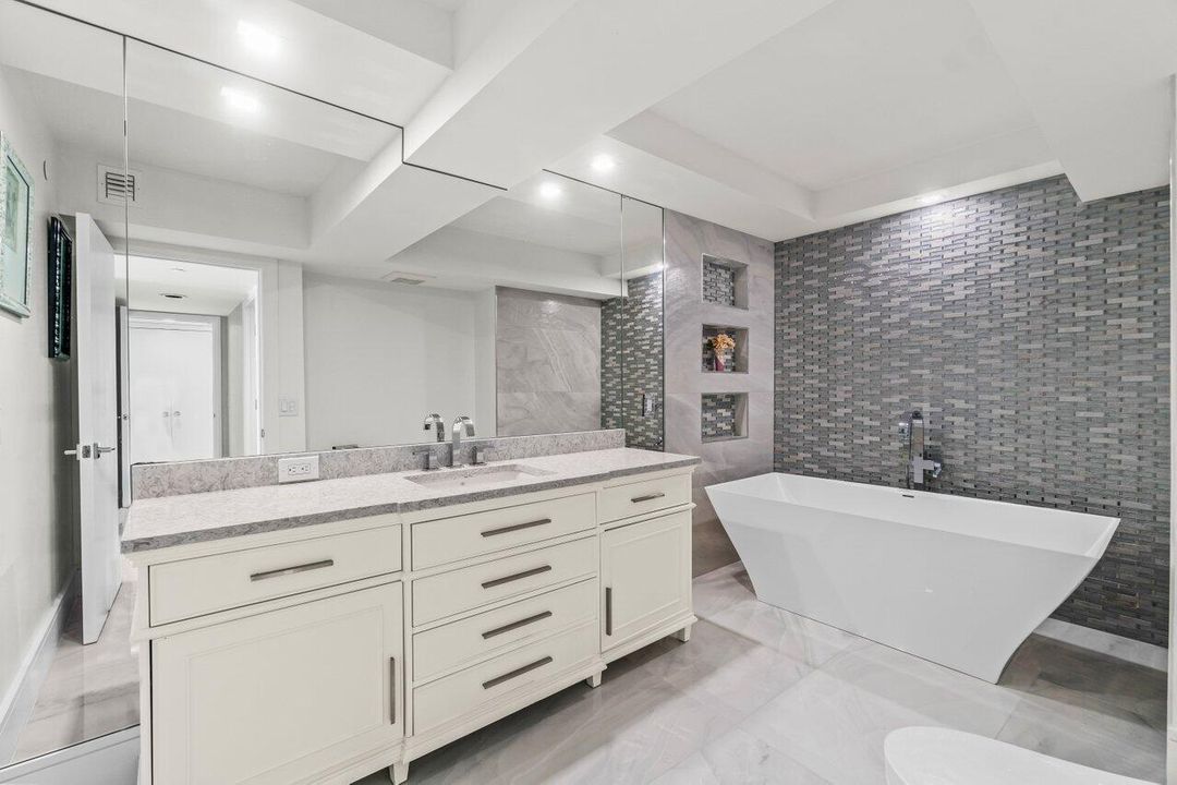 For Sale: $3,250,000 (3 beds, 4 baths, 2657 Square Feet)