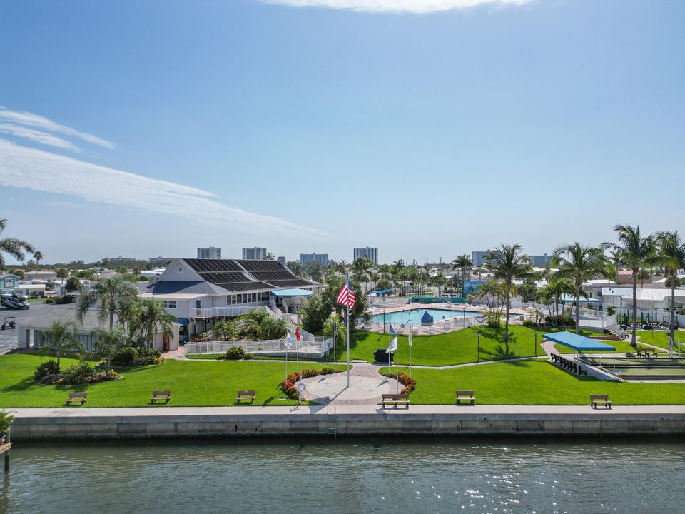 For Sale: $375,000 (1 beds, 1 baths, 800 Square Feet)