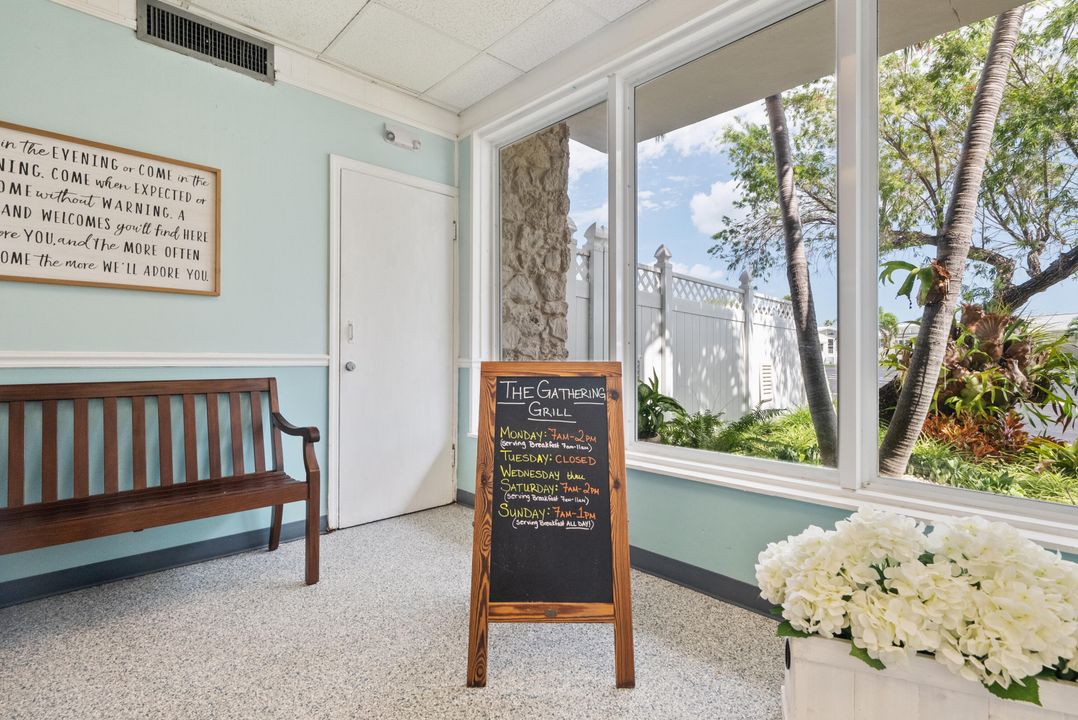 For Sale: $375,000 (1 beds, 1 baths, 800 Square Feet)