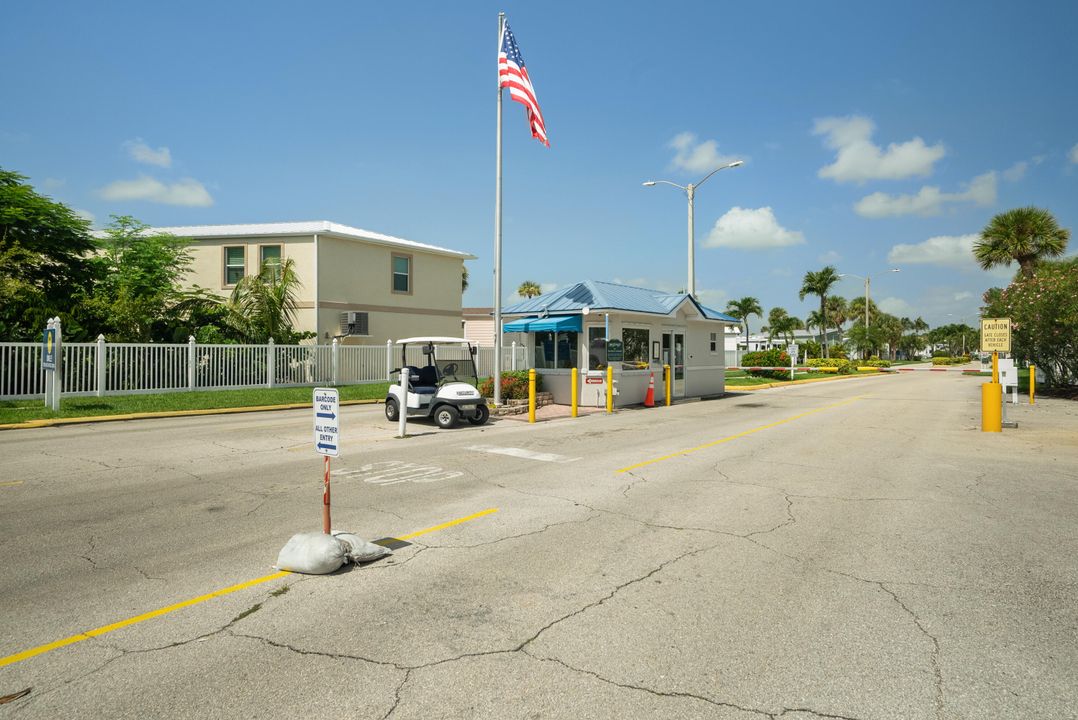 For Sale: $375,000 (1 beds, 1 baths, 800 Square Feet)