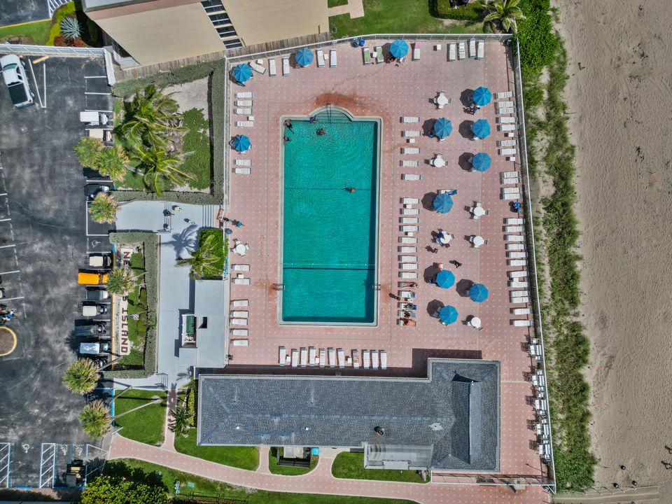 For Sale: $375,000 (1 beds, 1 baths, 800 Square Feet)