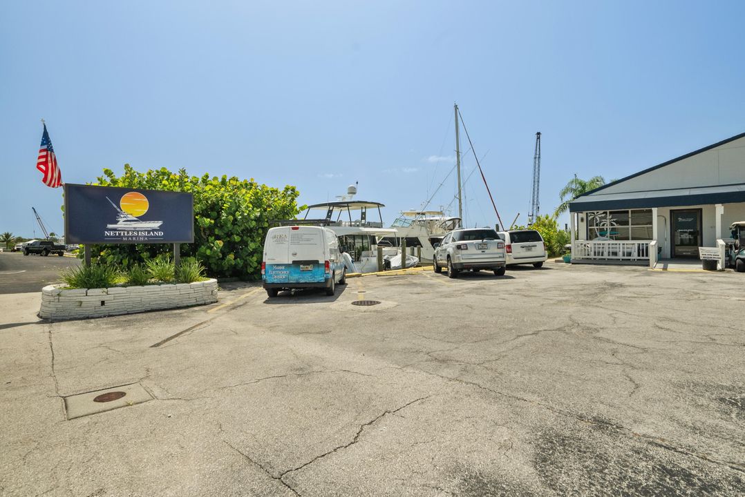 For Sale: $375,000 (1 beds, 1 baths, 800 Square Feet)