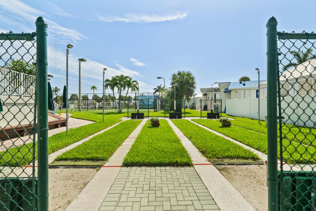 For Sale: $375,000 (1 beds, 1 baths, 800 Square Feet)