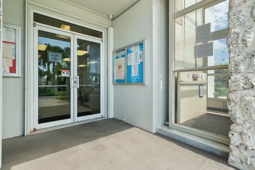 For Sale: $375,000 (1 beds, 1 baths, 800 Square Feet)