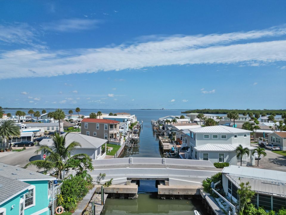 For Sale: $375,000 (1 beds, 1 baths, 800 Square Feet)