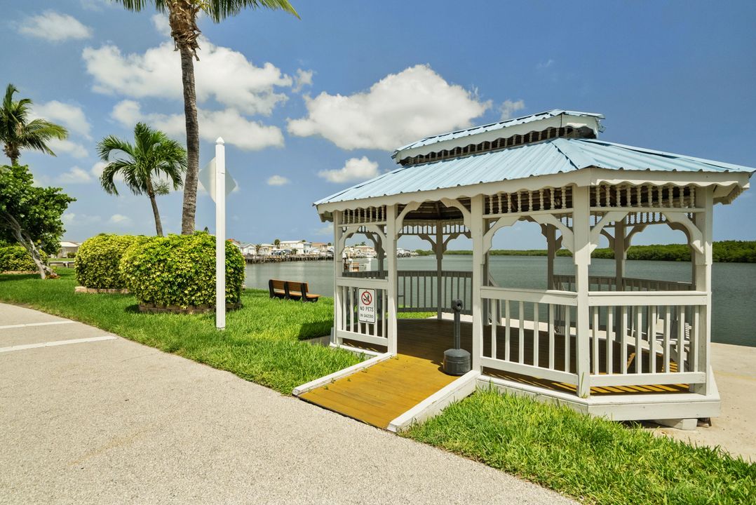 For Sale: $375,000 (1 beds, 1 baths, 800 Square Feet)