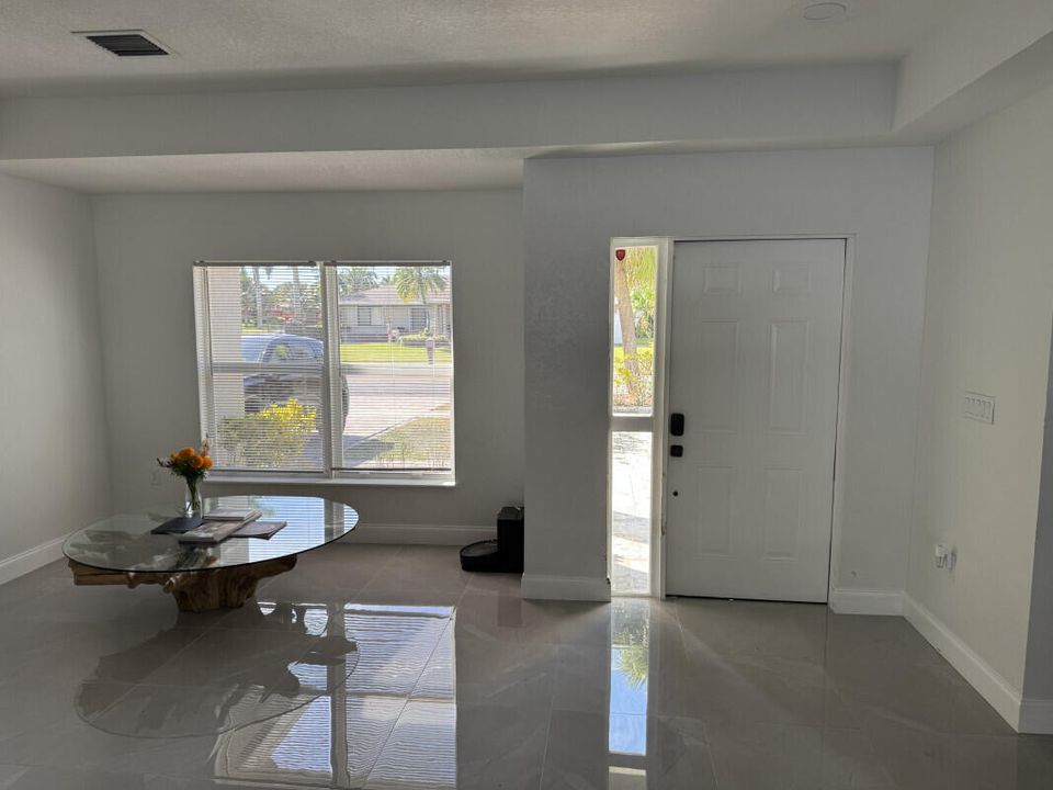 For Sale: $685,000 (4 beds, 3 baths, 1953 Square Feet)