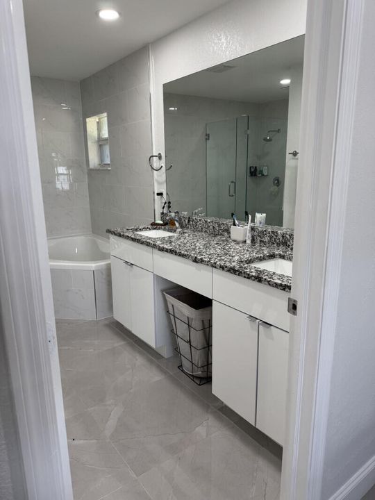 For Sale: $685,000 (4 beds, 3 baths, 1953 Square Feet)