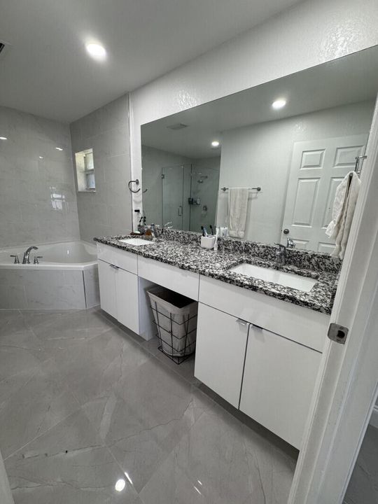 For Sale: $685,000 (4 beds, 3 baths, 1953 Square Feet)