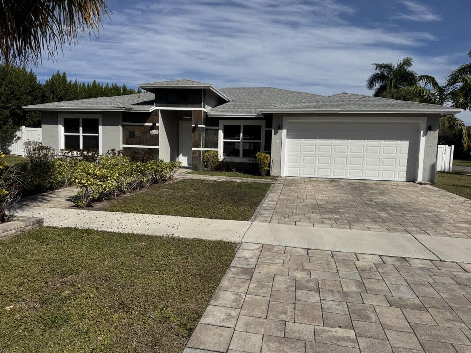 For Sale: $685,000 (4 beds, 3 baths, 1953 Square Feet)