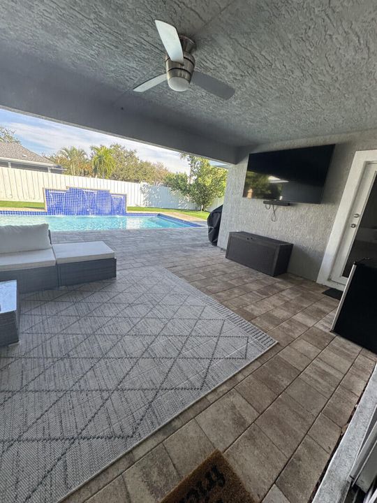 For Sale: $685,000 (4 beds, 3 baths, 1953 Square Feet)