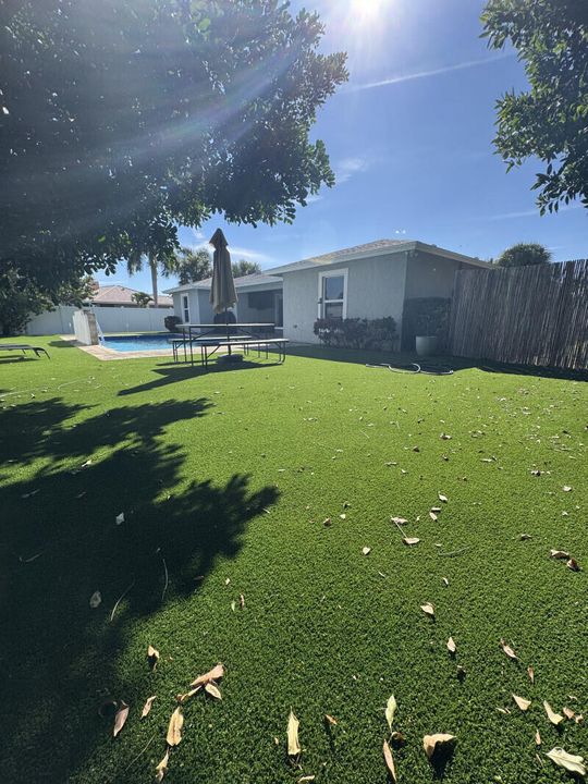 For Sale: $685,000 (4 beds, 3 baths, 1953 Square Feet)