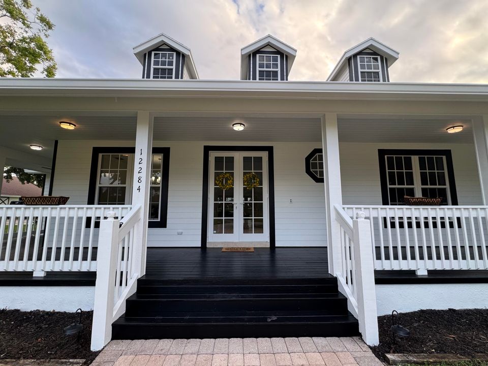 For Rent: $15,000 (6 beds, 4 baths, 3928 Square Feet)