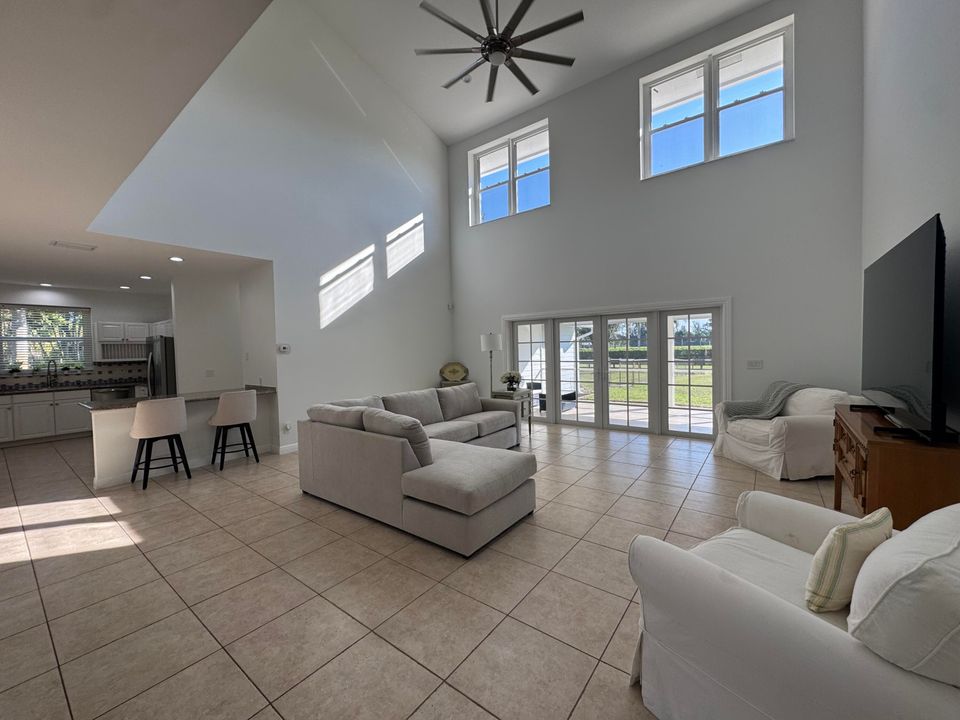 For Rent: $15,000 (6 beds, 4 baths, 3928 Square Feet)